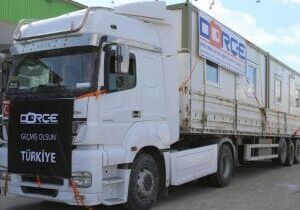 Un camion DORCE achemine l'aide d'urgence après le tremblement de terre de février 2023 en Turquie.